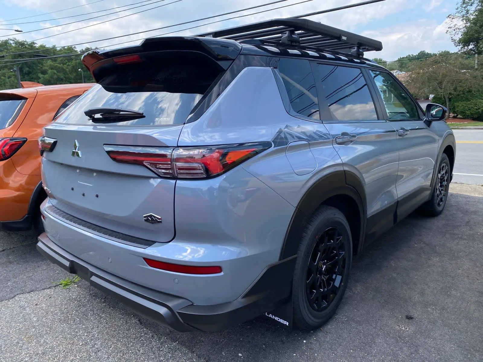 2025 Mitsubishi Outlander Trail Edition S-AWC photo 3