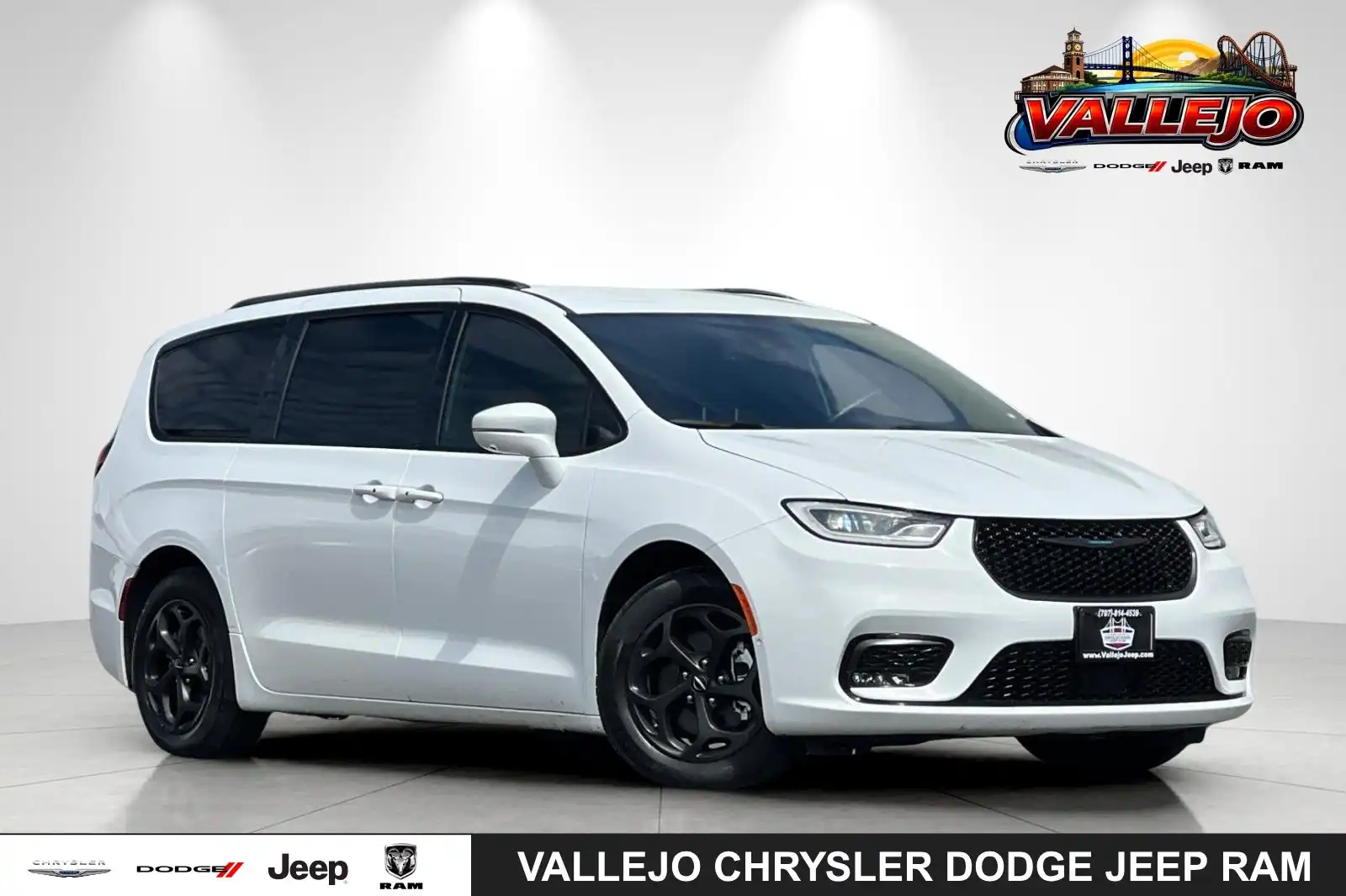 2021 Chrysler Pacifica Hybrid Touring L's photo
