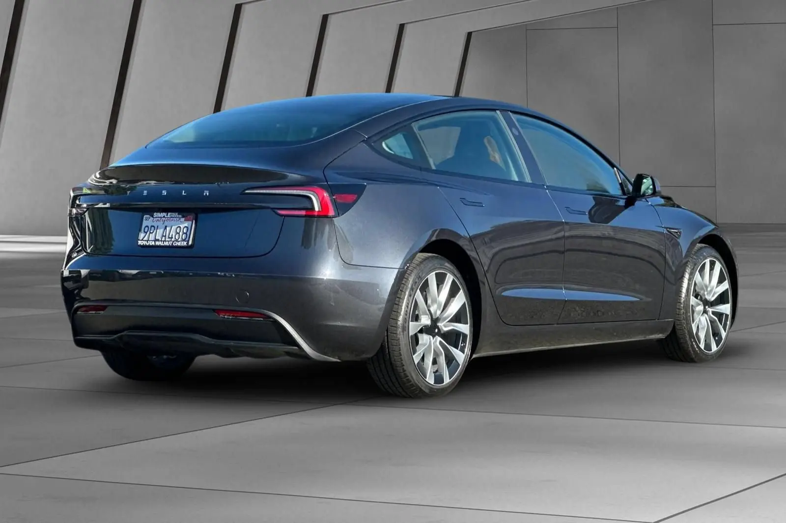 2024 Tesla Model 3 Base photo 4