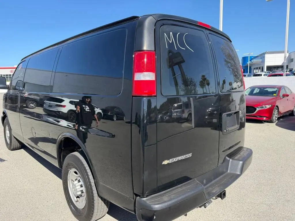 2021 Chevrolet Express 2500 Work Van HD photo 3
