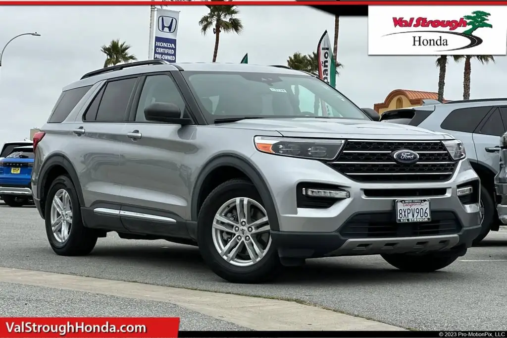 2021 Ford Explorer XLT RWD photo 1