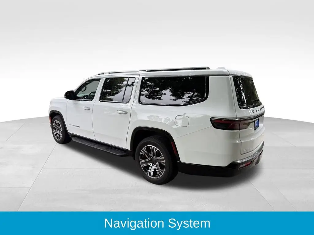 2023 Jeep Wagoneer L Series I 4WD photo 4