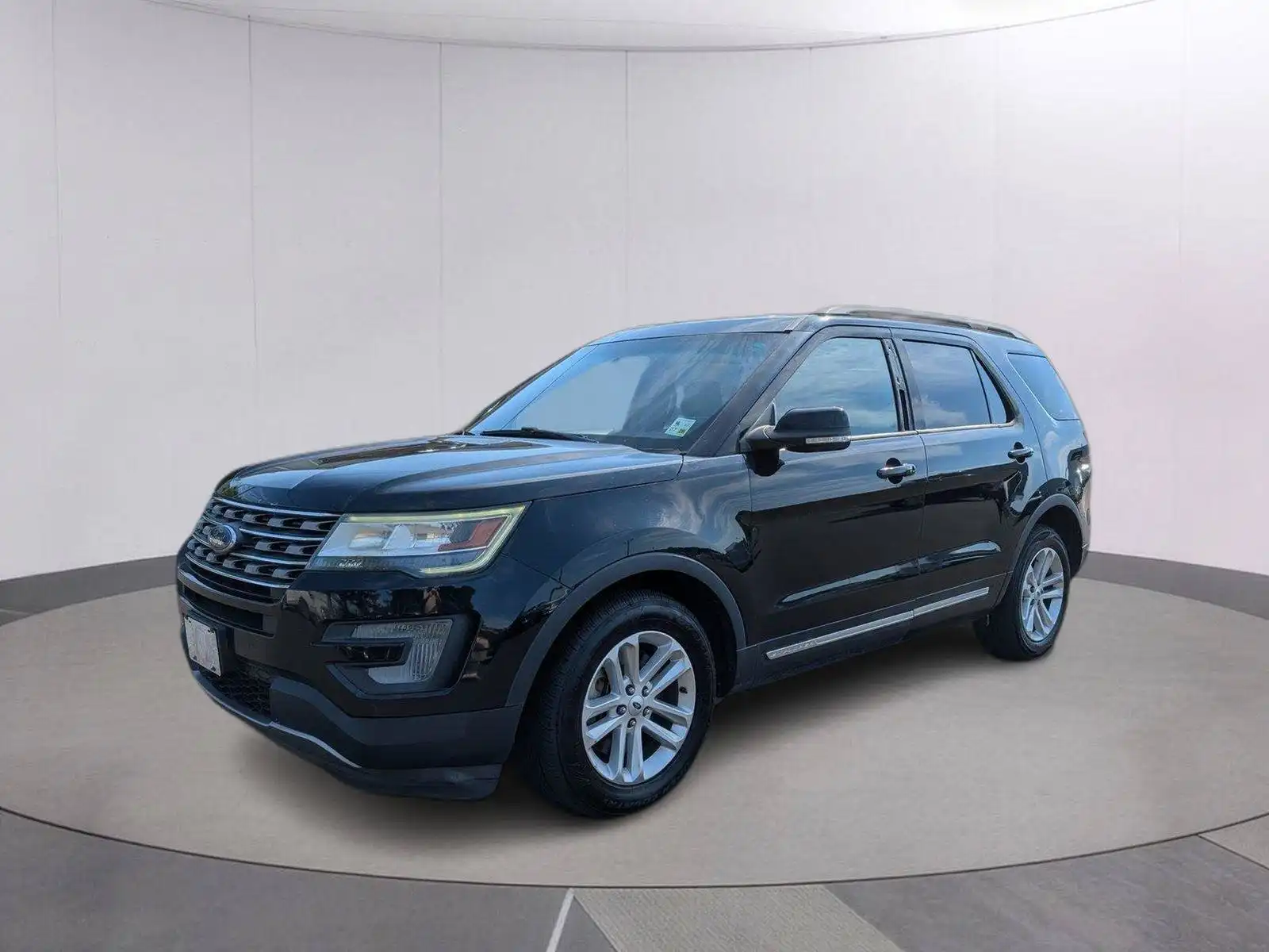 2017 Ford Explorer XLT FWD's photo