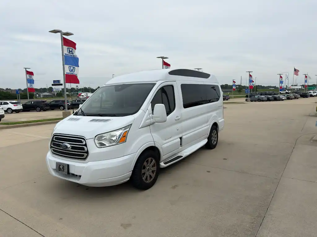 2017 Ford Transit 150 XLT Wagon Low Roof 60/40 Pass. 130's photo