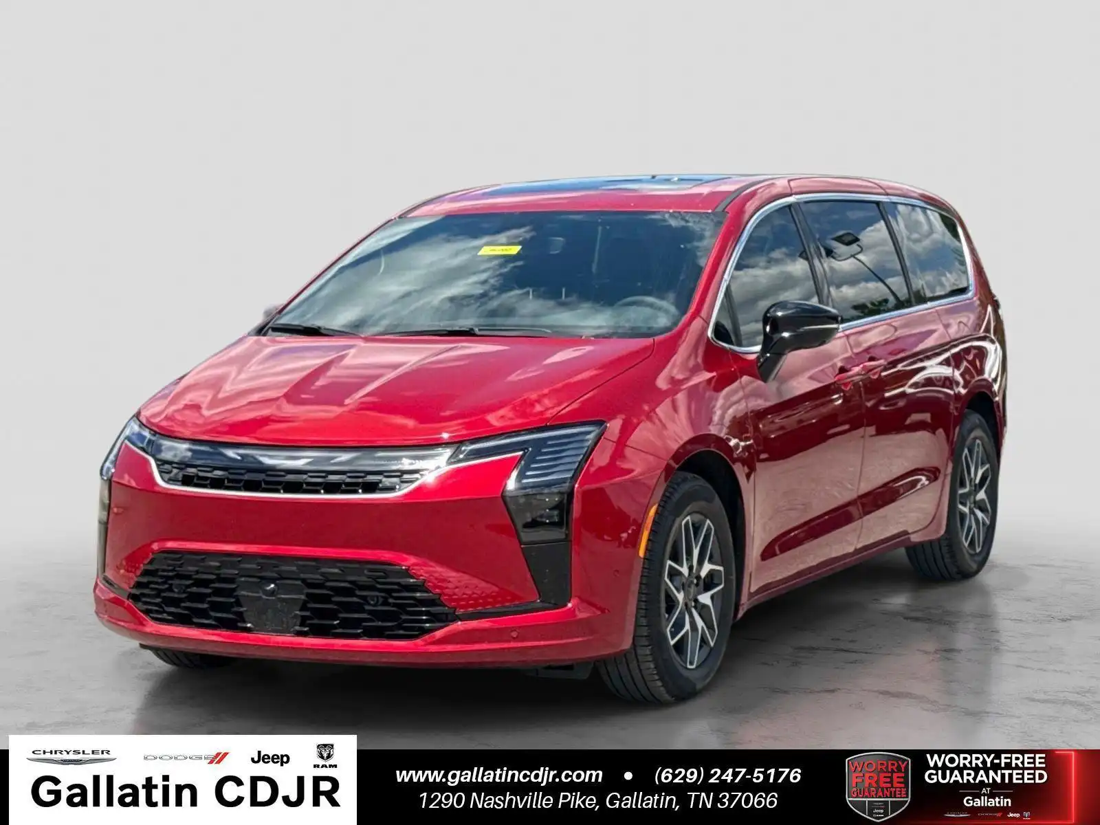 2027 Chrysler Pacifica Limited's photo
