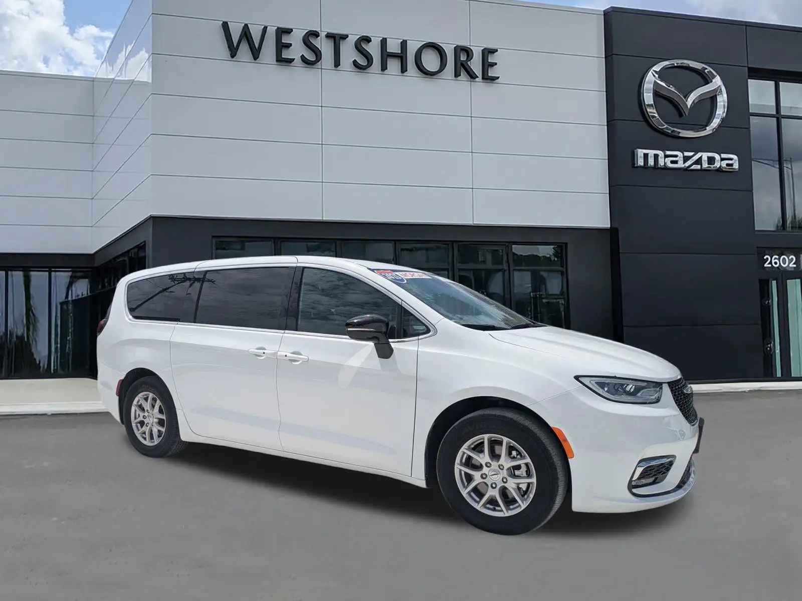 2025 Chrysler Pacifica Select photo 1