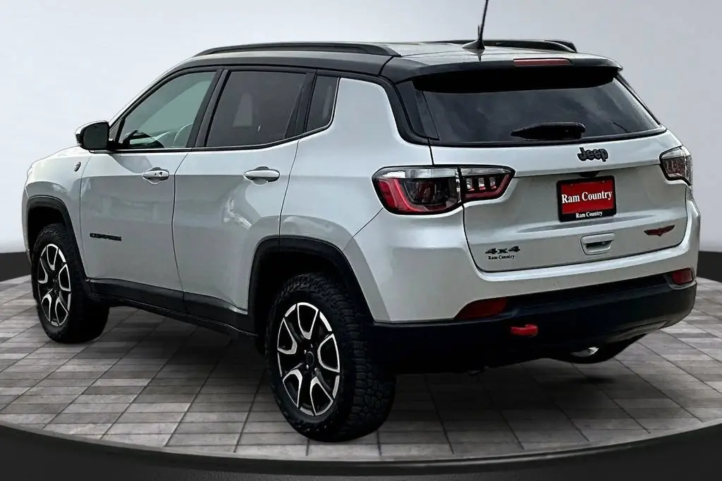 2025 Jeep Compass Trailhawk 4X4 photo 5