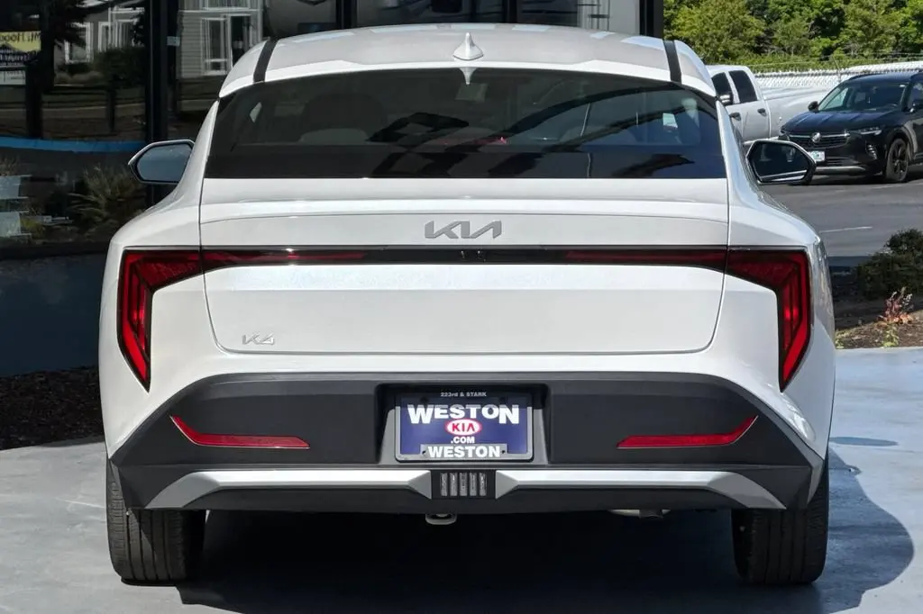 2026 Kia K4 LX AT photo 5