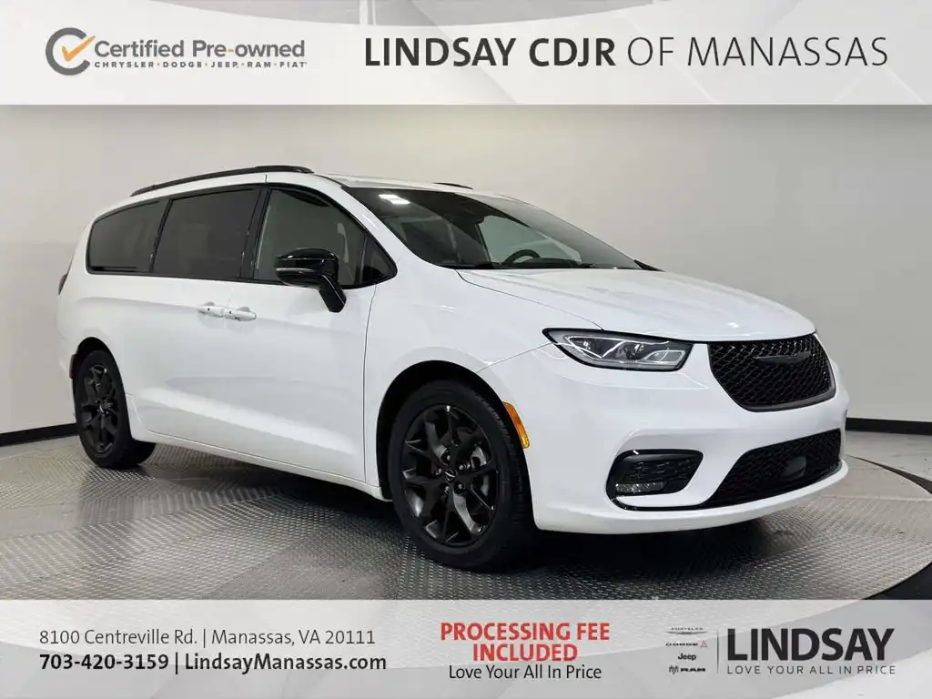 2025 Chrysler Pacifica Limited's photo