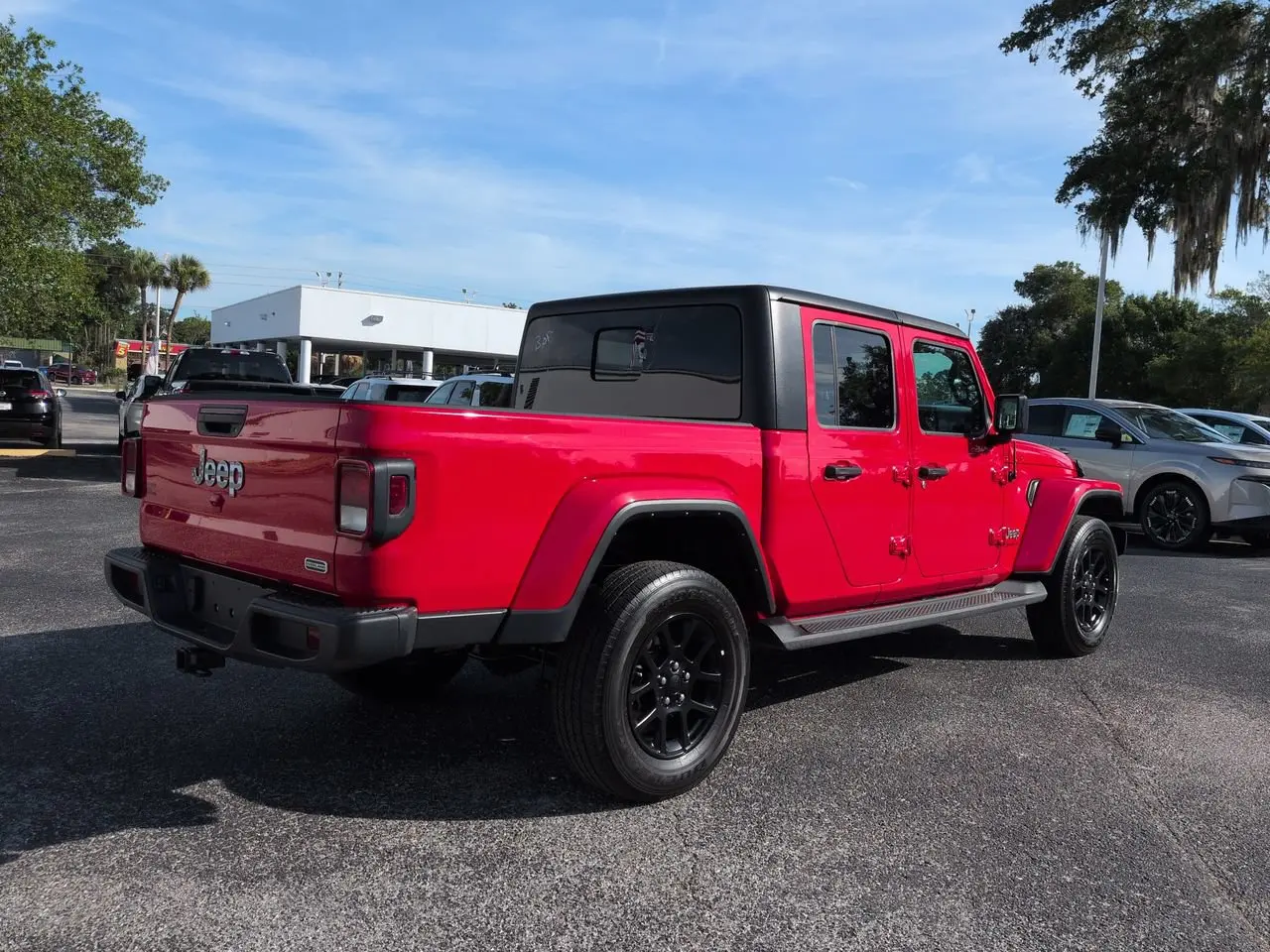 2023 Jeep Gladiator Overland photo 4