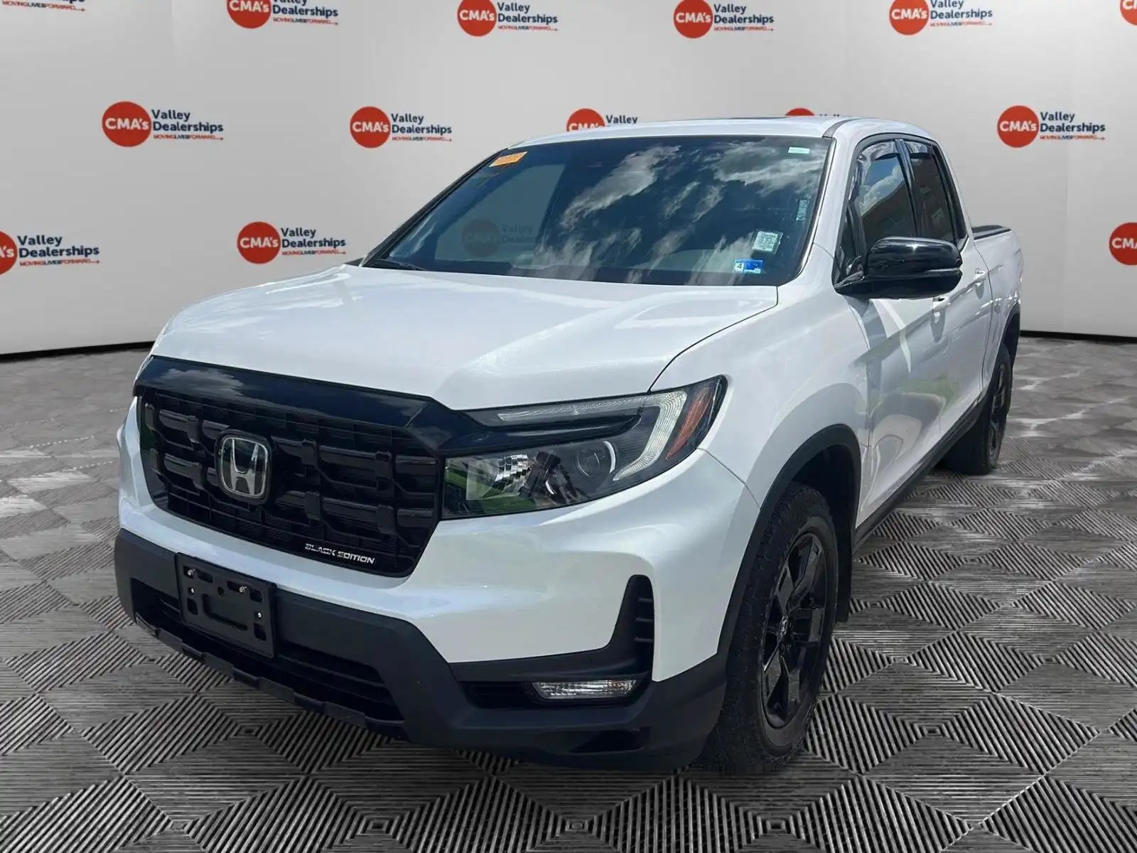 2025 Honda Ridgeline Black Edition's photo