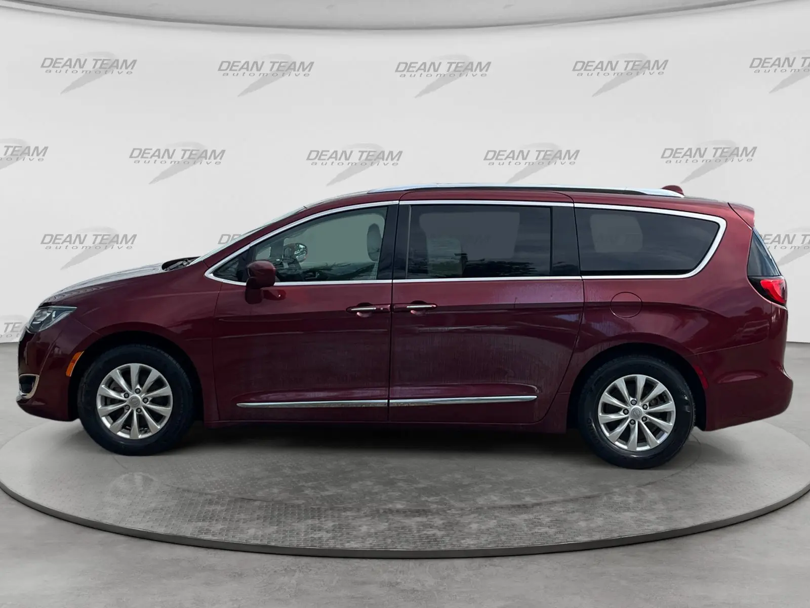 2018 Chrysler Pacifica Touring L Plus photo 4