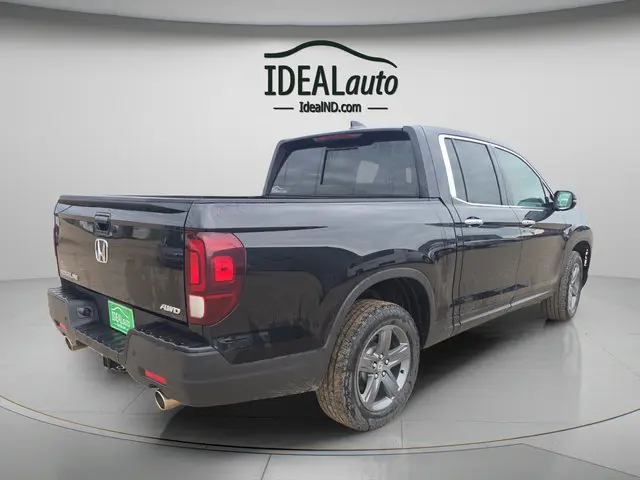 2023 Honda Ridgeline RTL-E AWD photo 3