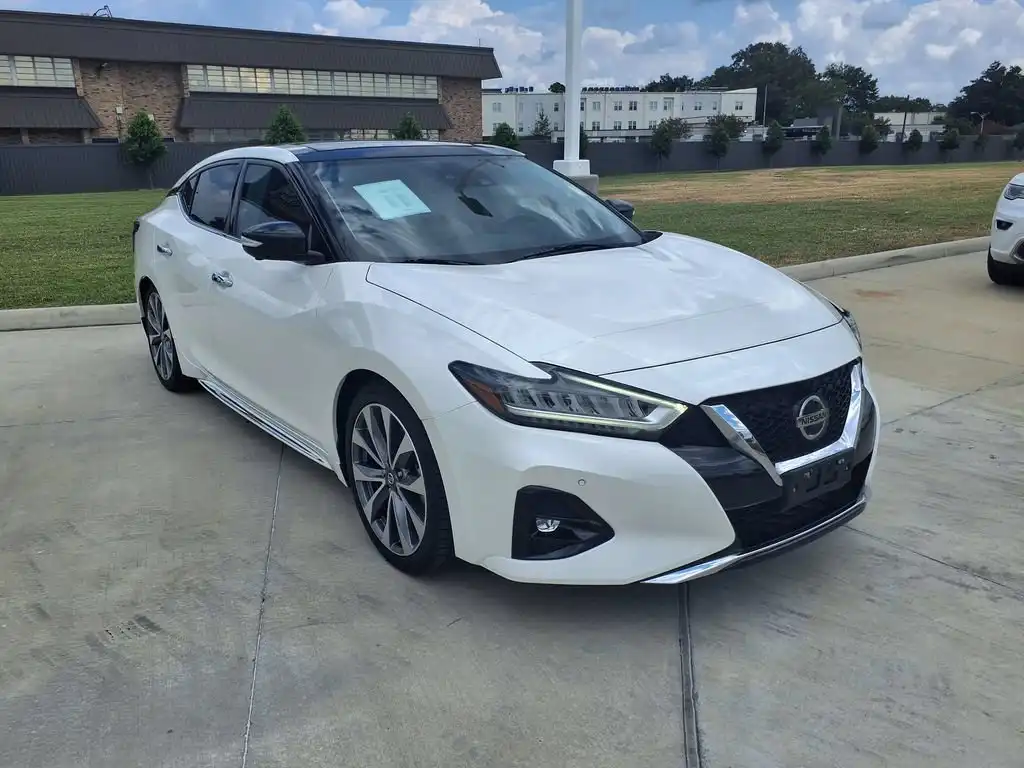 2021 Nissan Maxima Platinum's photo