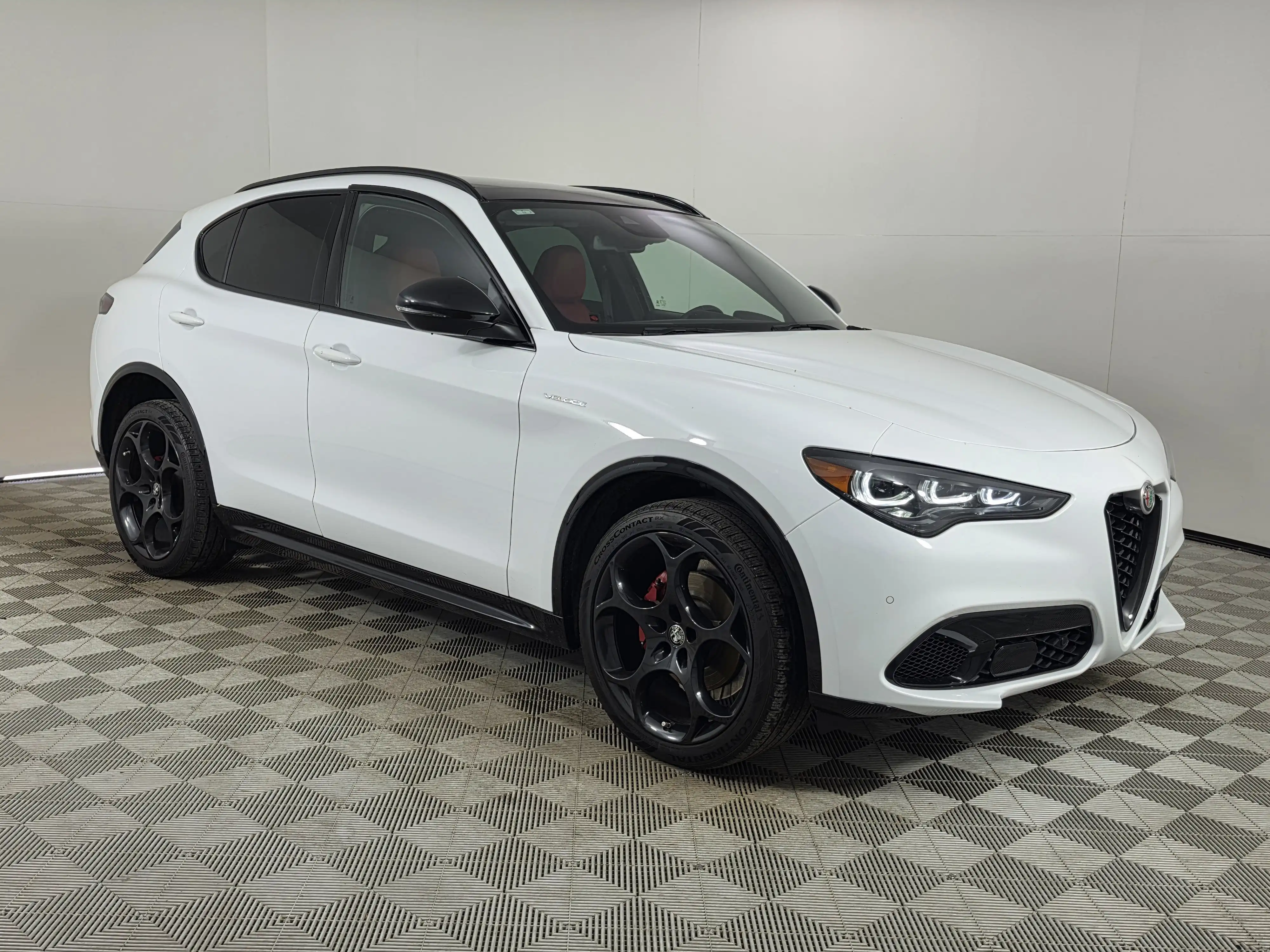 2024 Alfa Romeo Stelvio Veloce AWD's photo