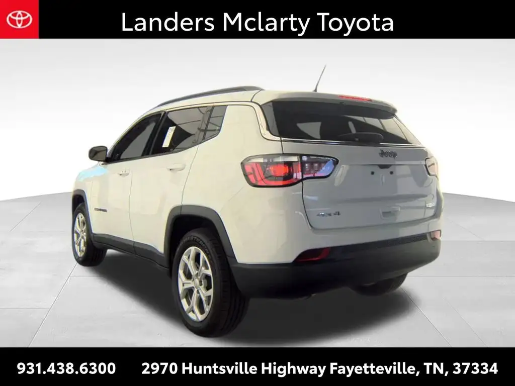 2024 Jeep Compass Latitude 4WD's photo