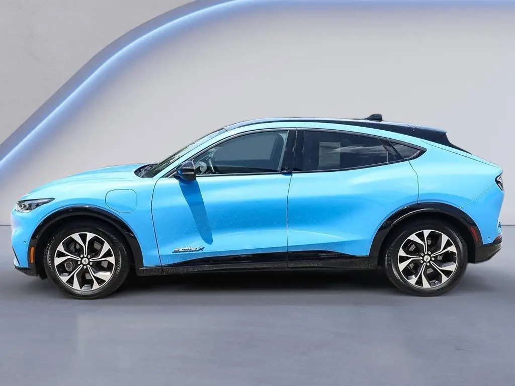 2023 Ford Mustang-Mach-e Premium photo 3