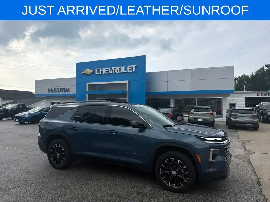 2025 Chevrolet Traverse AWD LT's photo