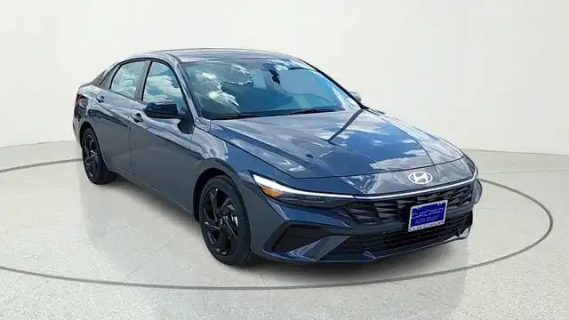 2026 Hyundai Elantra 2.0 SEL Sport IVT's photo