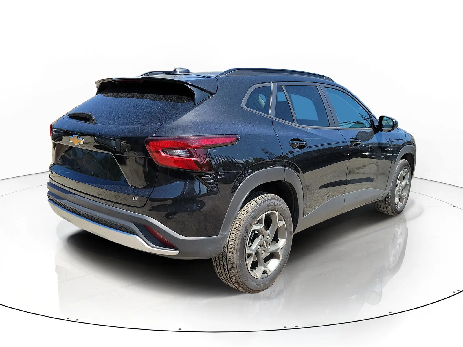 2025 Chevrolet Trax LT photo 4