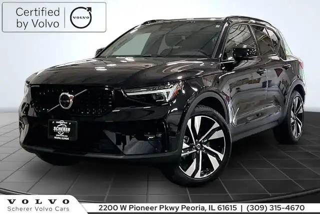 2025 Volvo XC40 B5 Ultra Dark AWD's photo