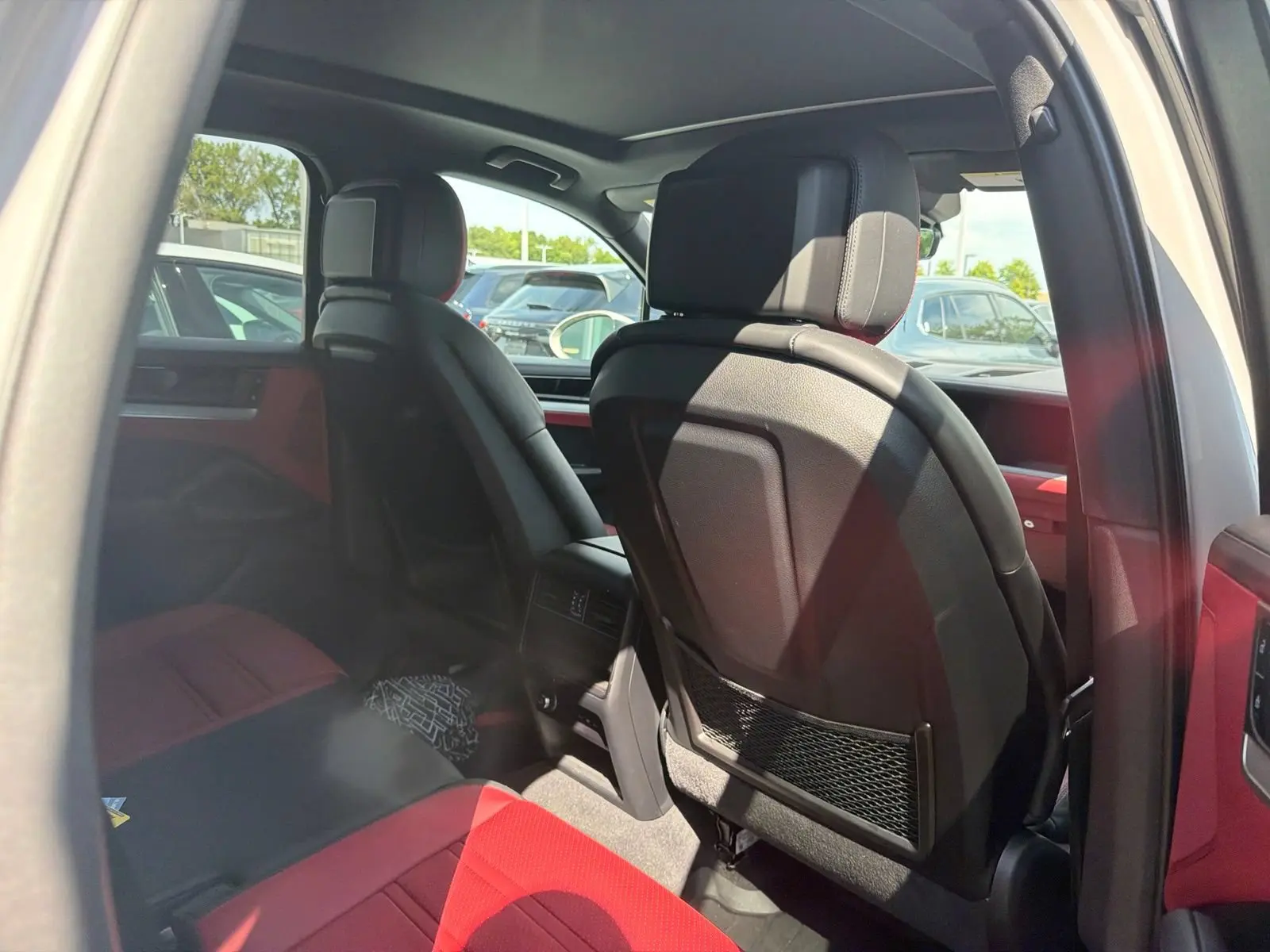 2024 Porsche Cayenne S photo 5