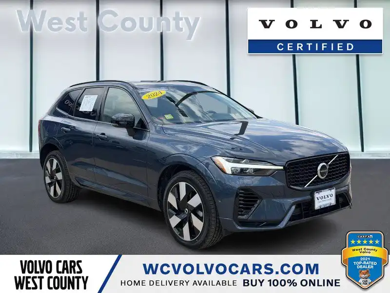 2024 Volvo XC60 T8 Ultimate Dark Theme AWD's photo