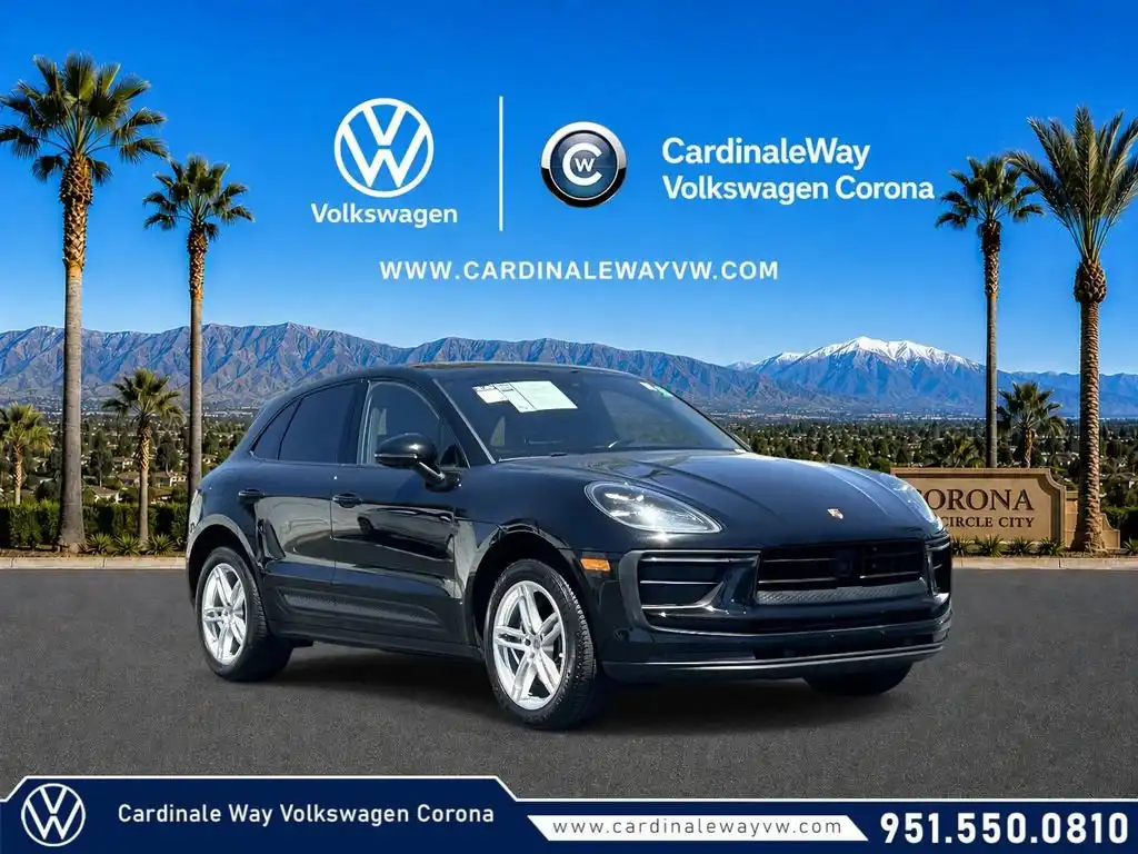 2024 Porsche Macan Base's photo