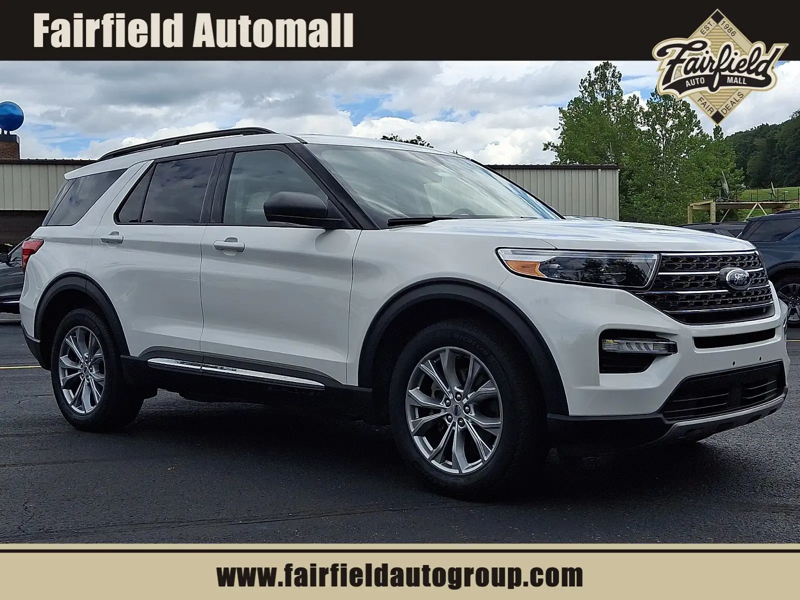 2023 Ford Explorer XLT 4WD's photo