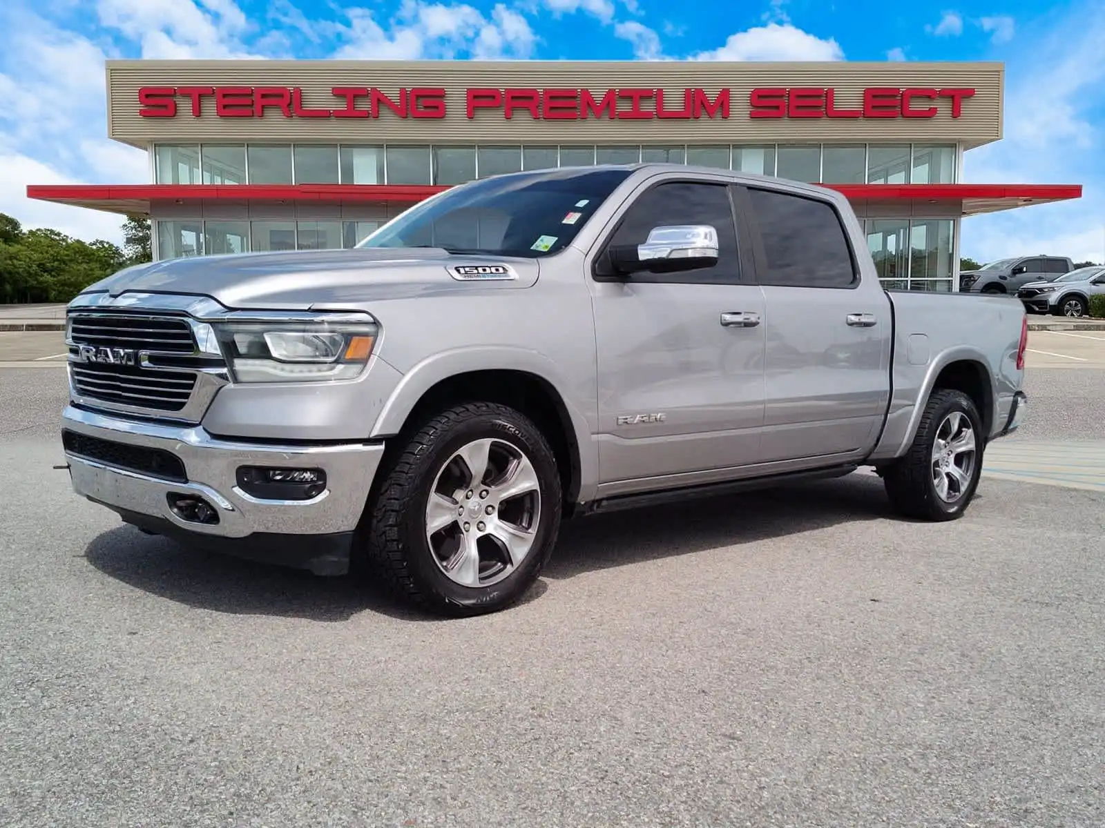 2022 RAM 1500 Laramie 4WD Crew Cab 5'7's photo
