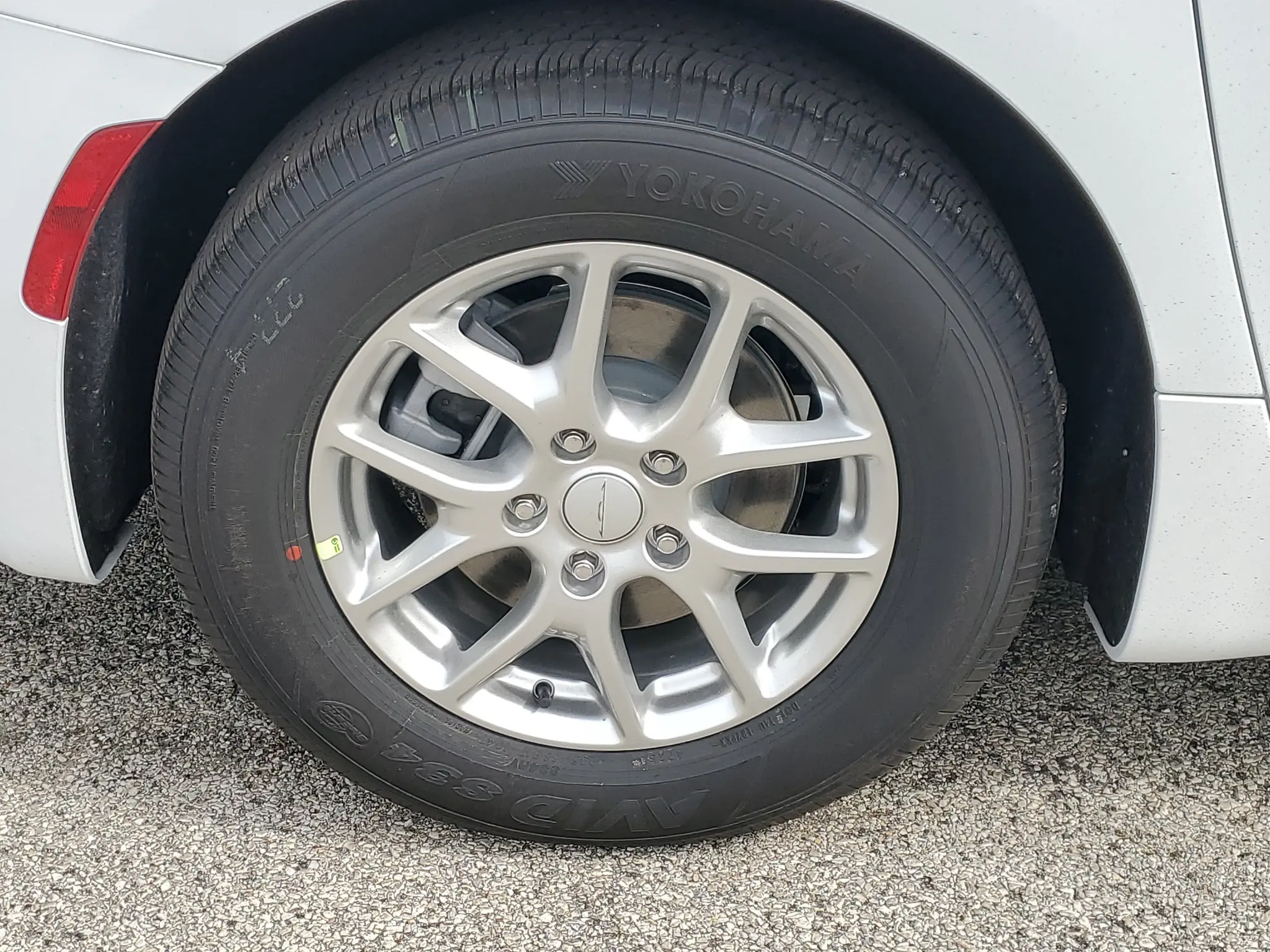 2027 Chrysler Pacifica Select photo 5
