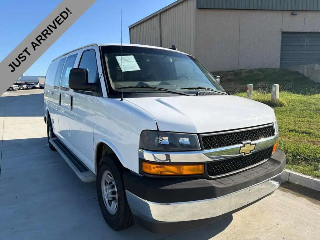 2021 Chevrolet Express Work Van HD 2500 photo 3