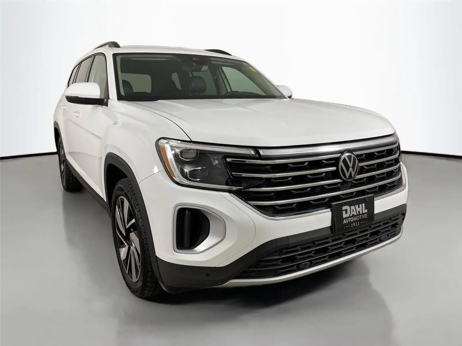 2024 Volkswagen Atlas 2.0T SE w/Tech 4MOTION's photo