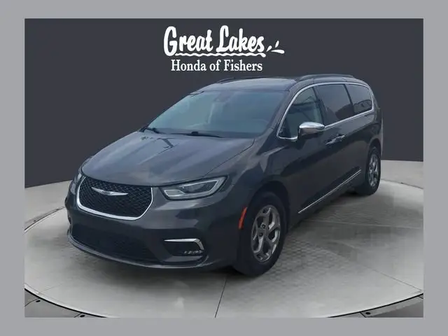 2023 Chrysler Pacifica Limited AWD photo 1