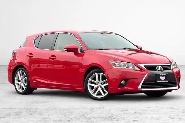 2017 Lexus CT 200h 200h's photo