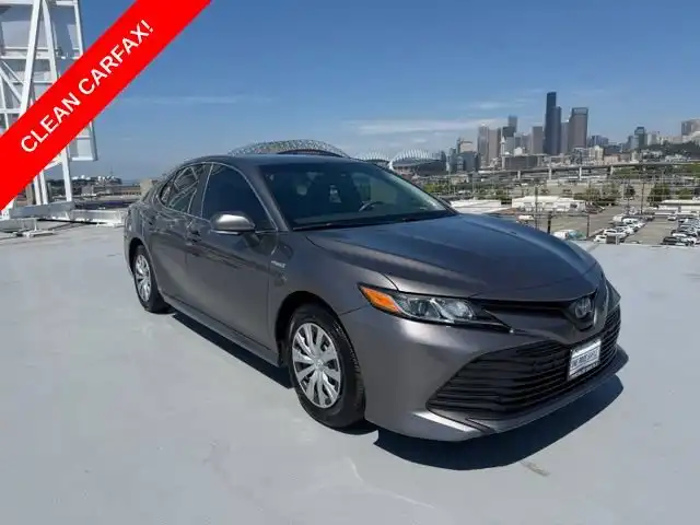 2019 Toyota Camry 2.5 Auto LE Hybrid's photo