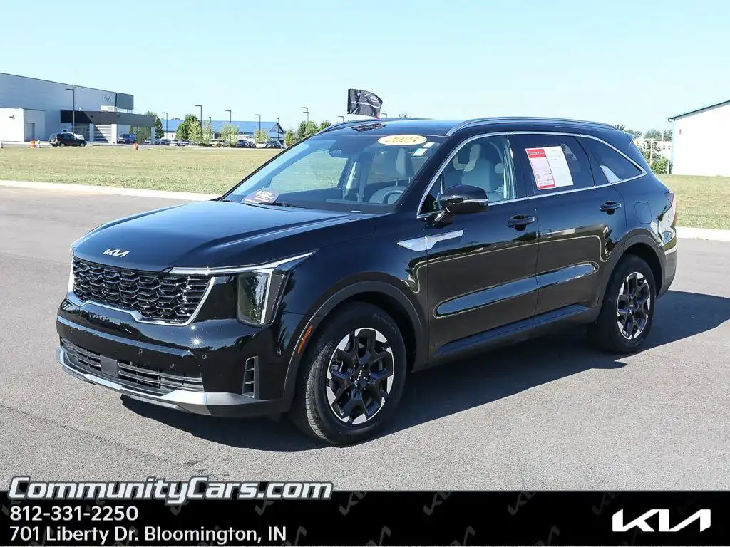 2025 Kia Sorento S AT's photo