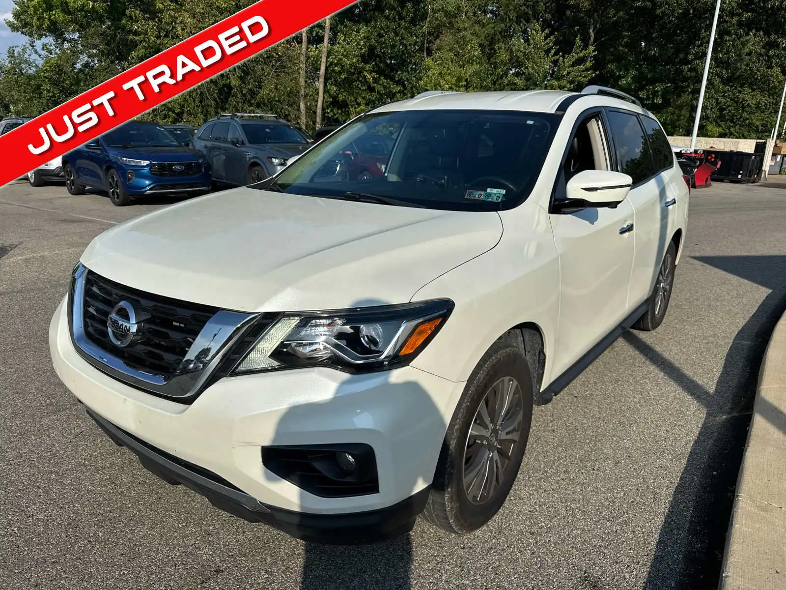 2019 Nissan Pathfinder SL 4WD's photo