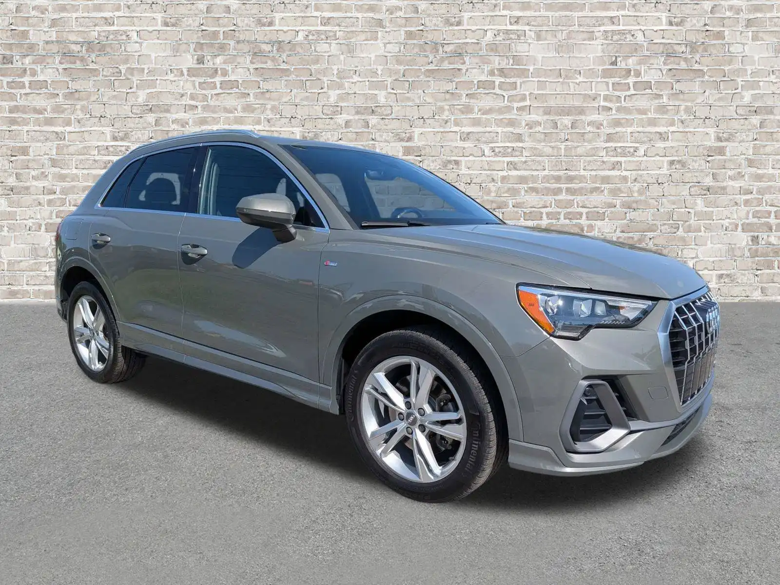 2020 Audi Q3 45 TFSI S Line Premium quattro's photo