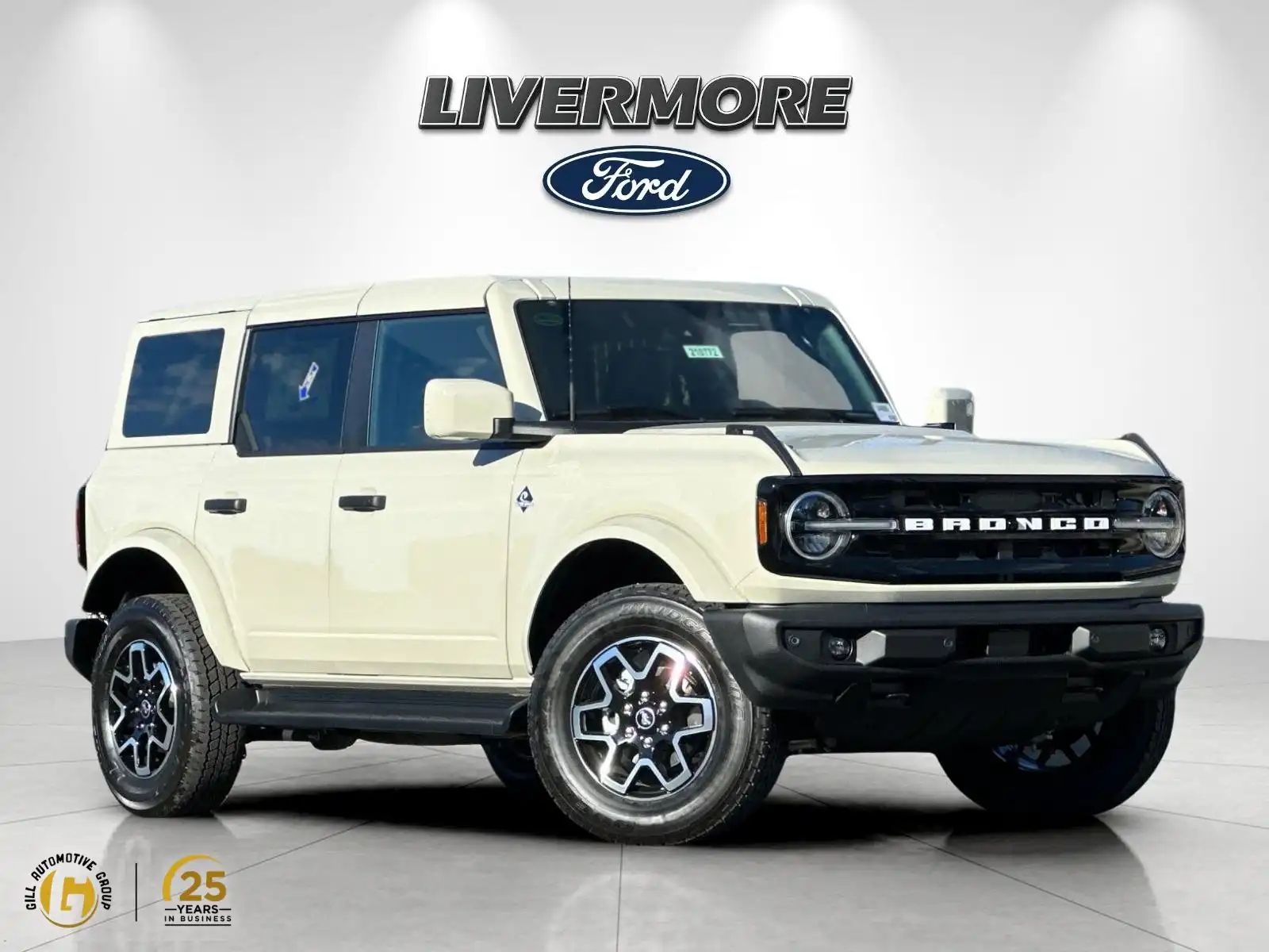 2026 Ford Bronco Outer Banks 4WD's photo
