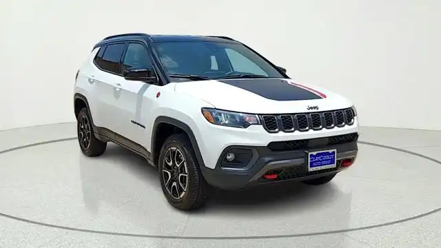2025 Jeep Compass Trailhawk 4WD's photo