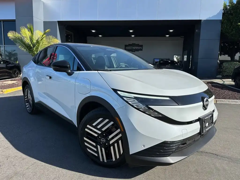 2026 Nissan Leaf SV+'s photo