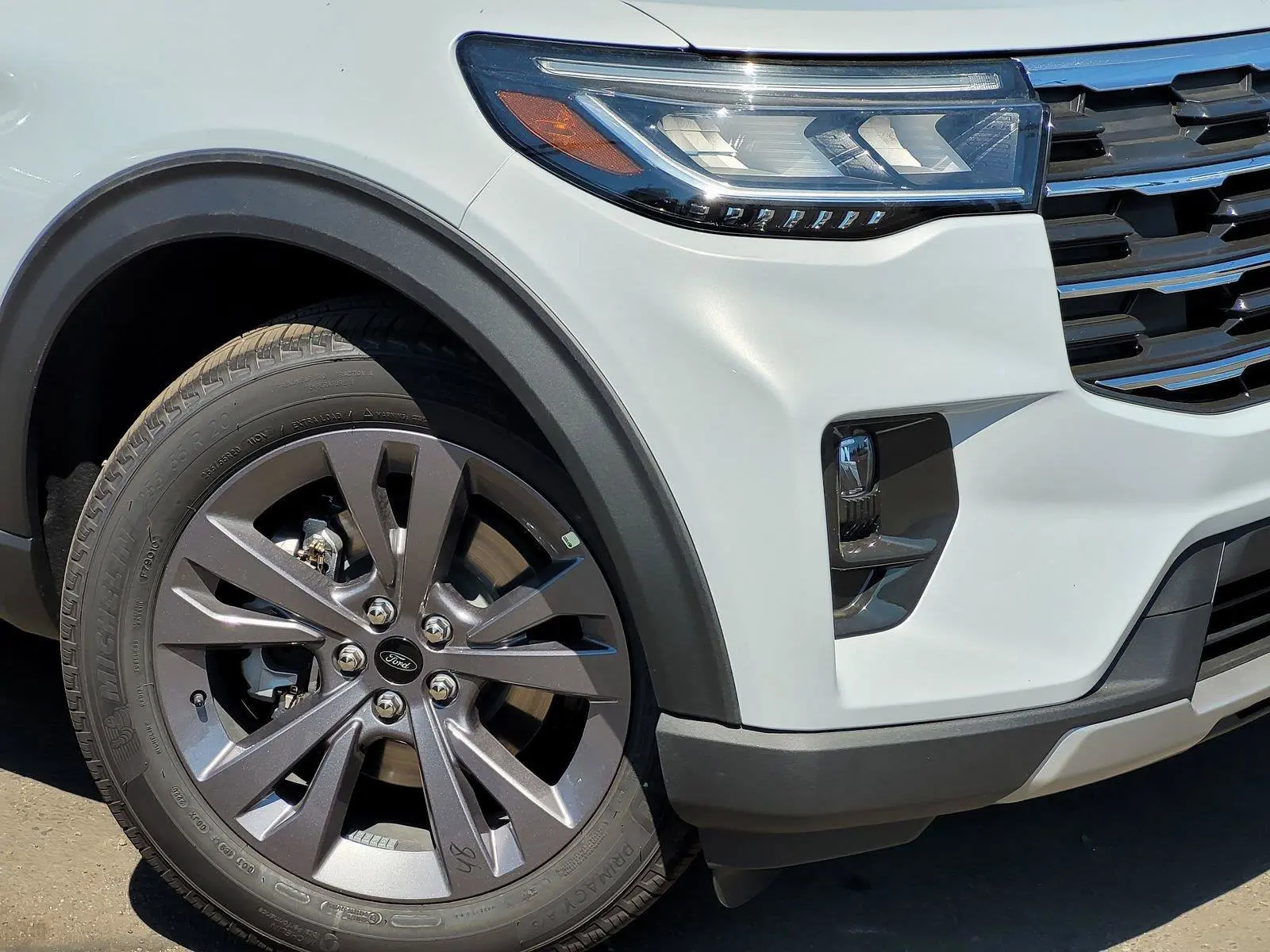 2026 Ford Explorer Active 4WD photo 5