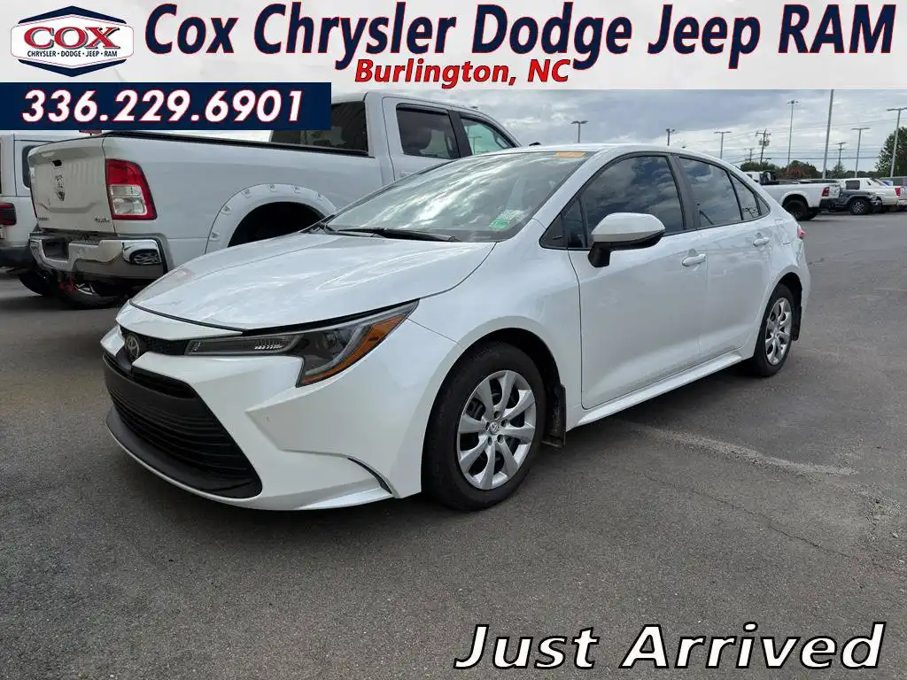 2025 Toyota Corolla LE CVT's photo