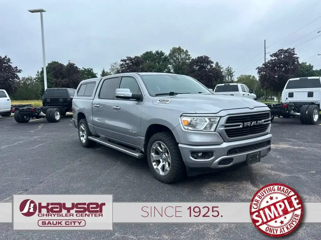 2019 RAM 1500 Big Horn/Lone Star 4WD Crew Cab 5'7's photo