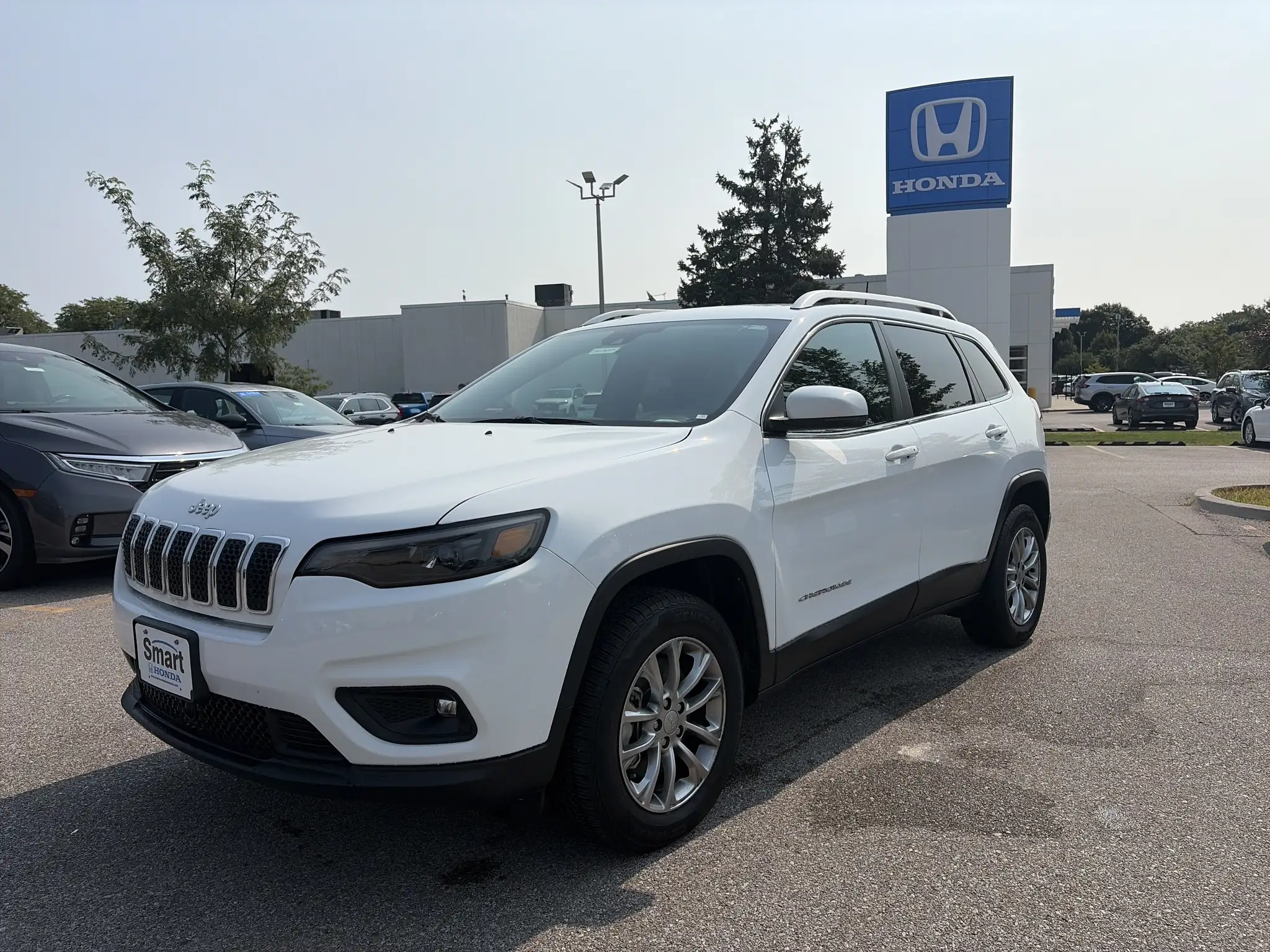 2021 Jeep Cherokee Latitude Plus 4X4 photo 1
