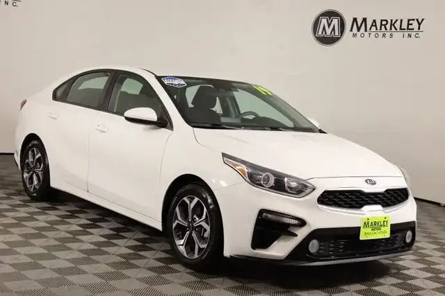 2019 Kia Forte LXS AT's photo