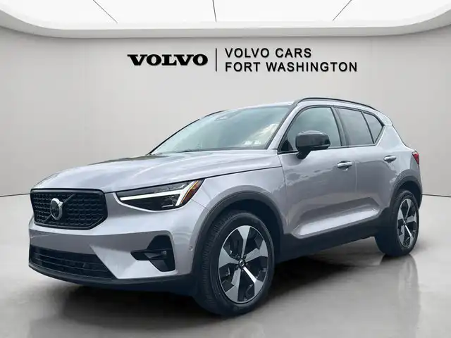 2026 Volvo XC40 B5 Plus Dark AWD's photo
