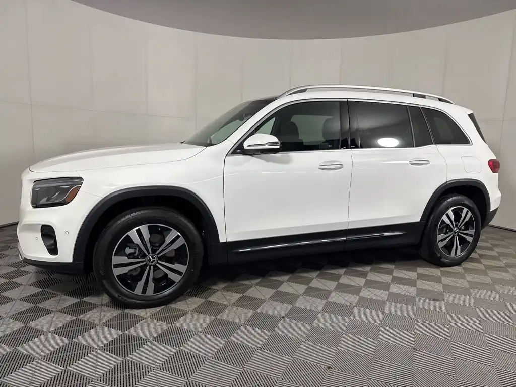 2026 Mercedes-Benz GLB GLB250 4MATIC's photo