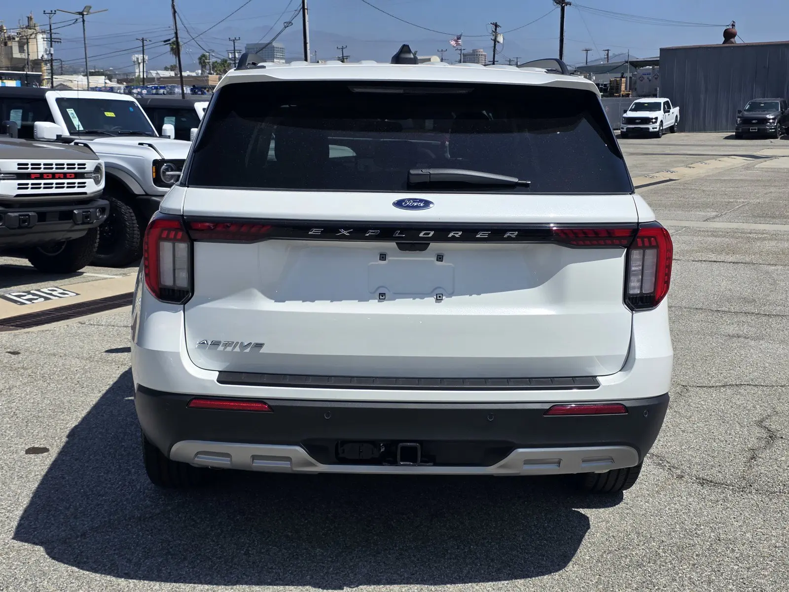 2026 Ford Explorer Active photo 5